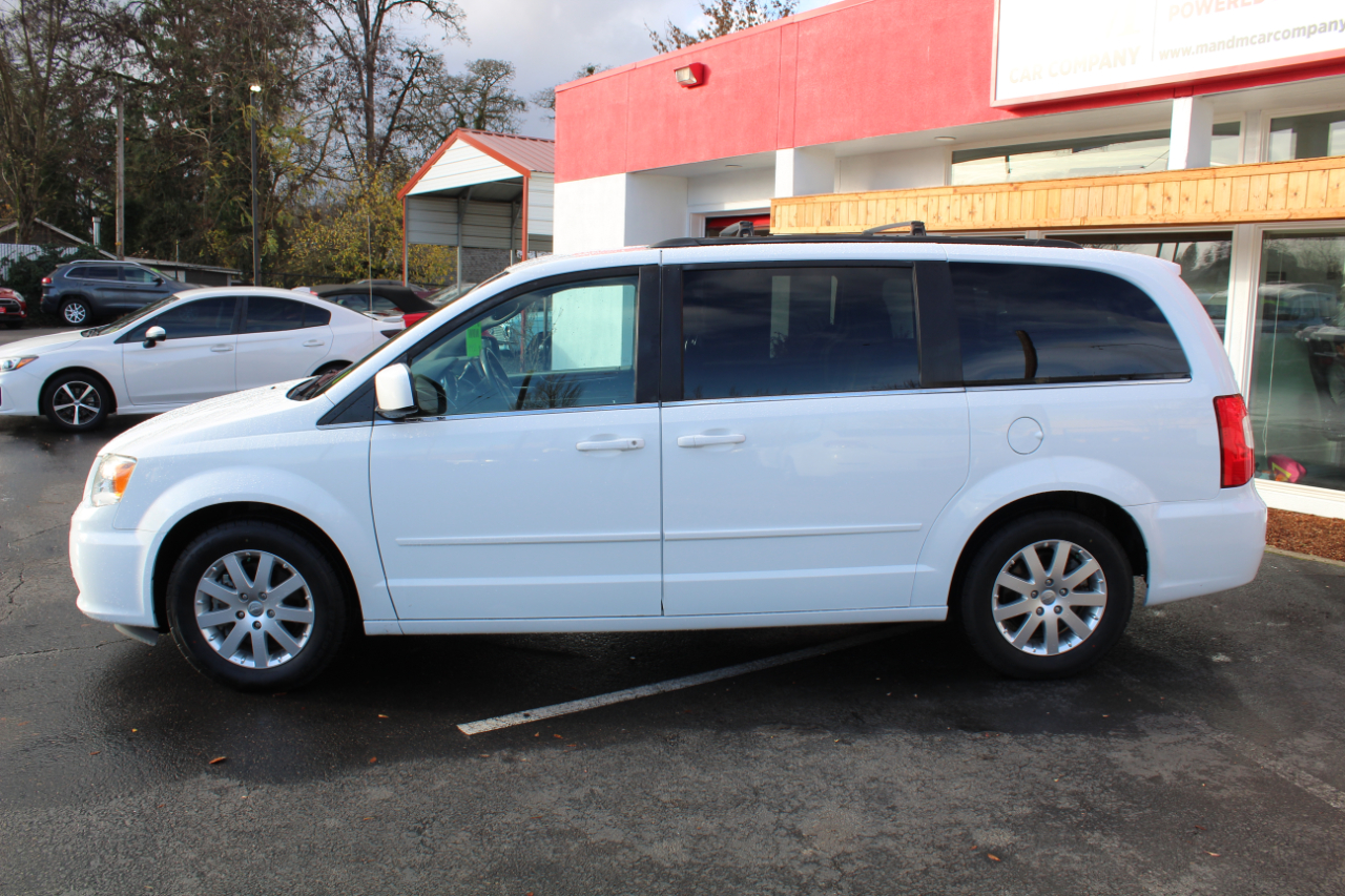 Chrysler Town & Country 4dr Wgn LX 2016