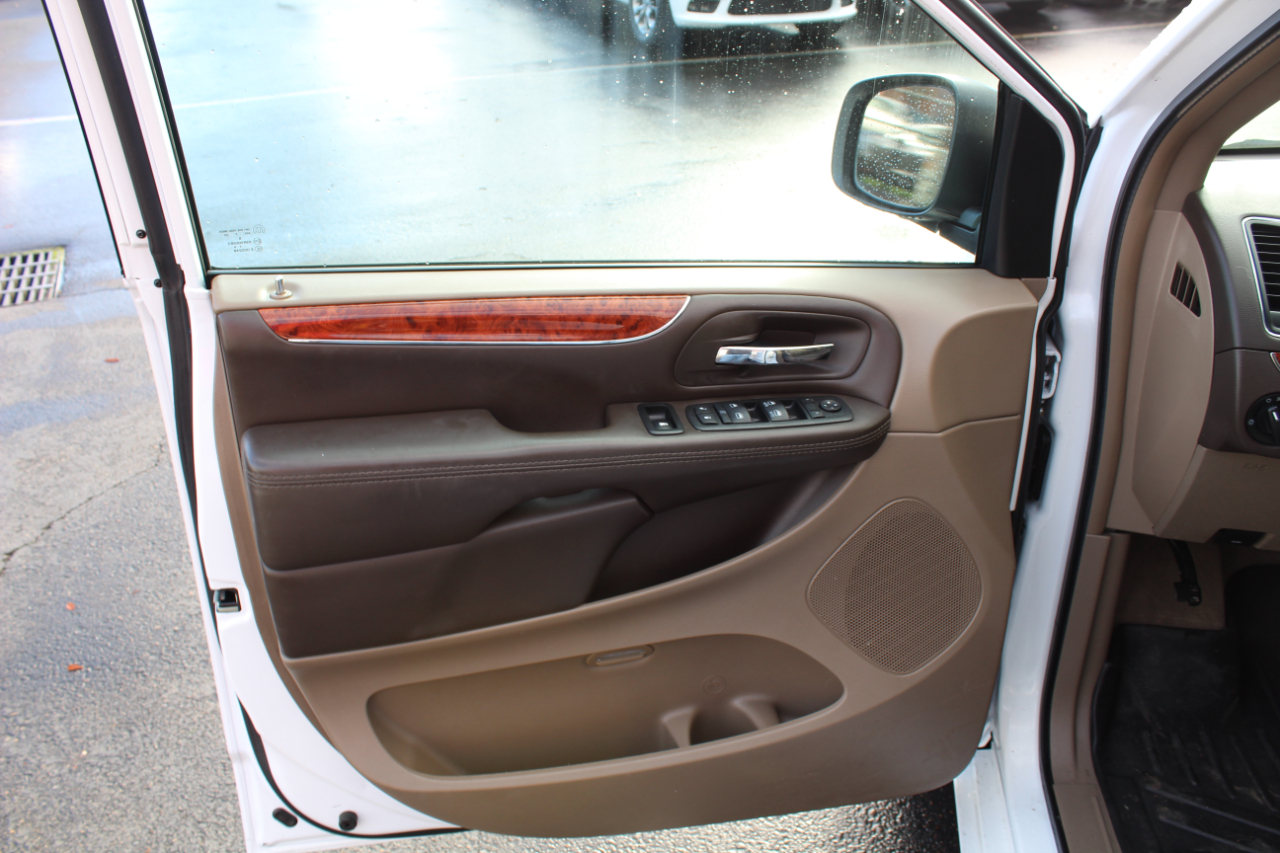 Chrysler Town & Country 4dr Wgn LX 2016