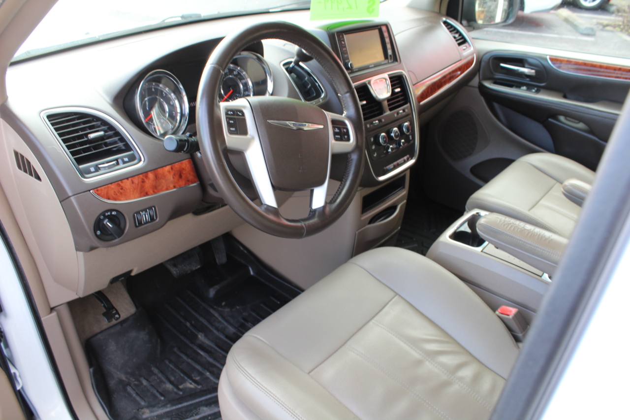 Chrysler Town & Country 4dr Wgn LX 2016