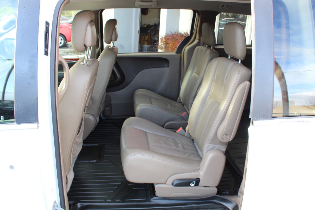 Chrysler Town & Country 4dr Wgn LX 2016