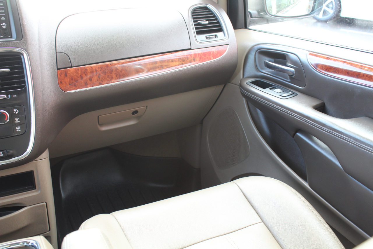 Chrysler Town & Country 4dr Wgn LX 2016