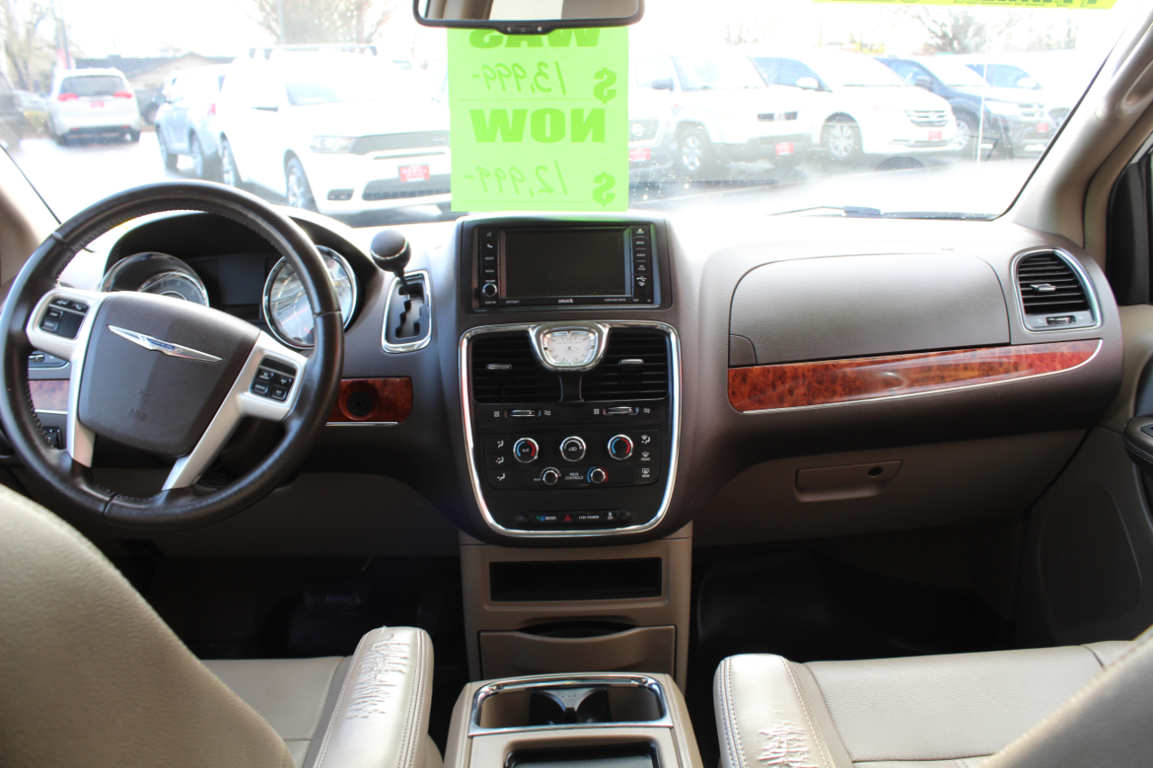 Chrysler Town & Country 4dr Wgn LX 2016