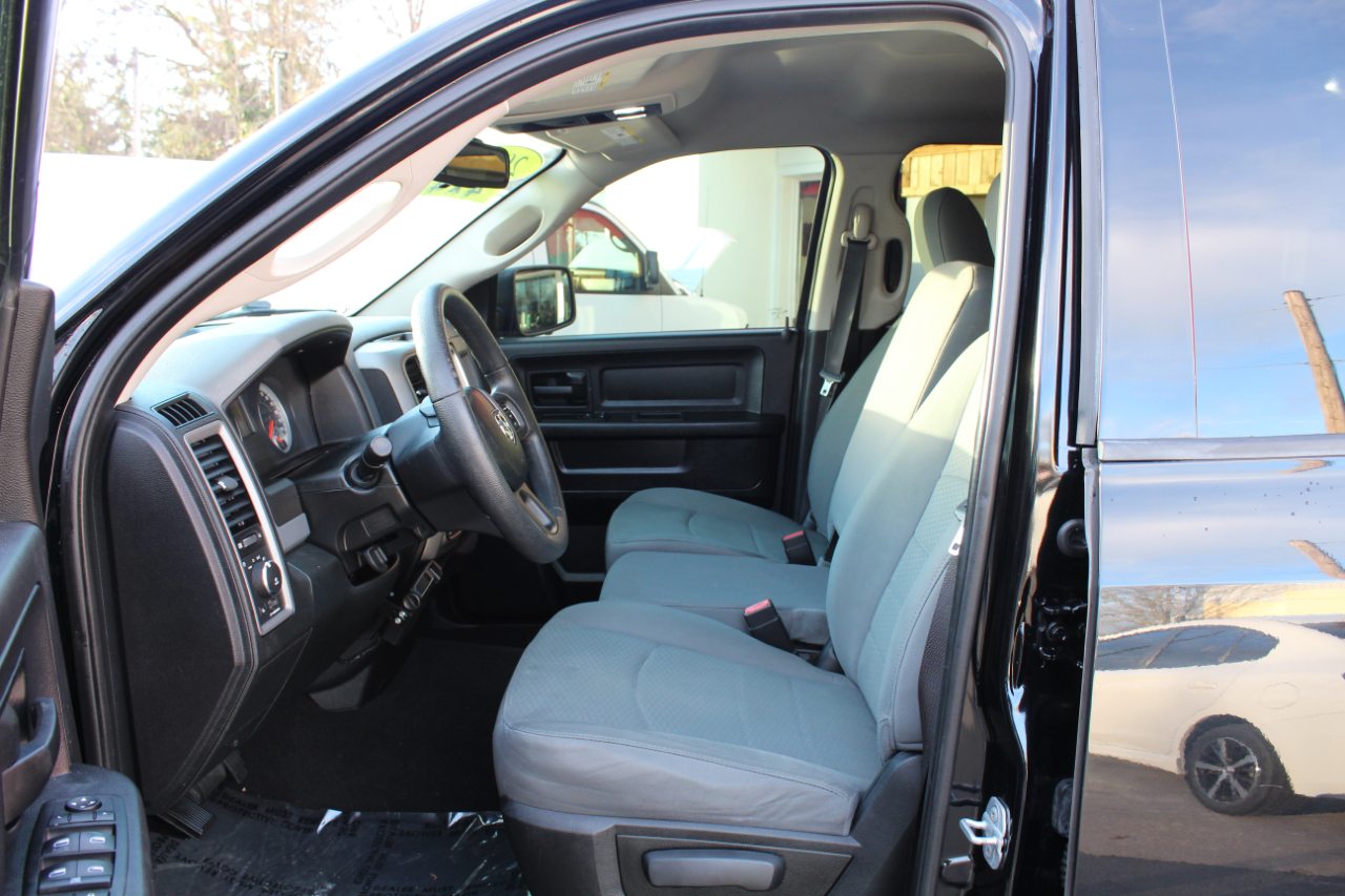 RAM 1500 4WD Quad Cab 140.5" Express 2014