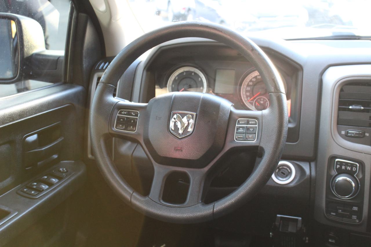 RAM 1500 4WD Quad Cab 140.5" Express 2014