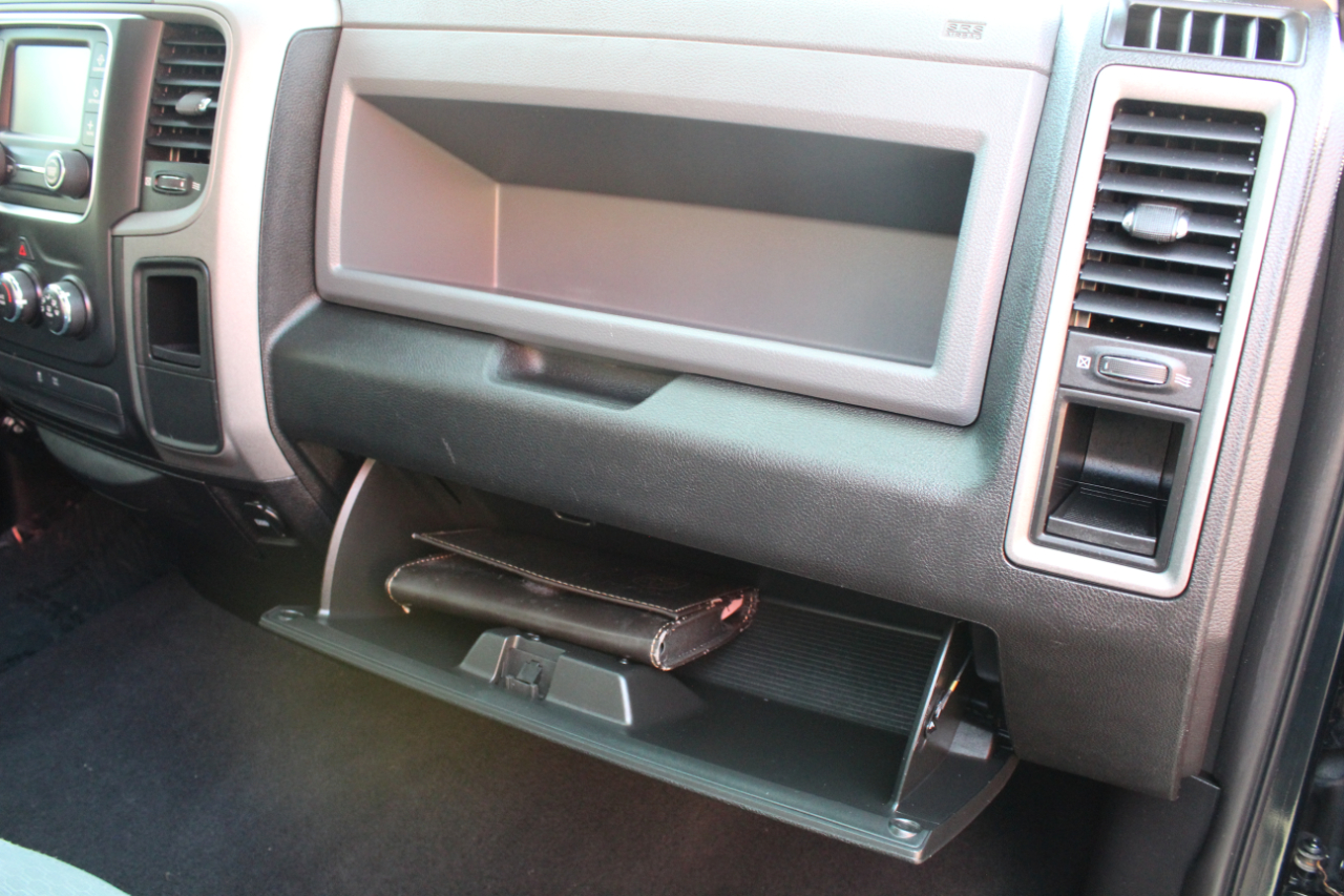 RAM 1500 4WD Quad Cab 140.5" Express 2014