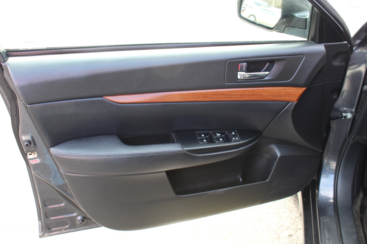 Subaru Outback 4dr Wgn H4 Auto 2.5i Limited 2013