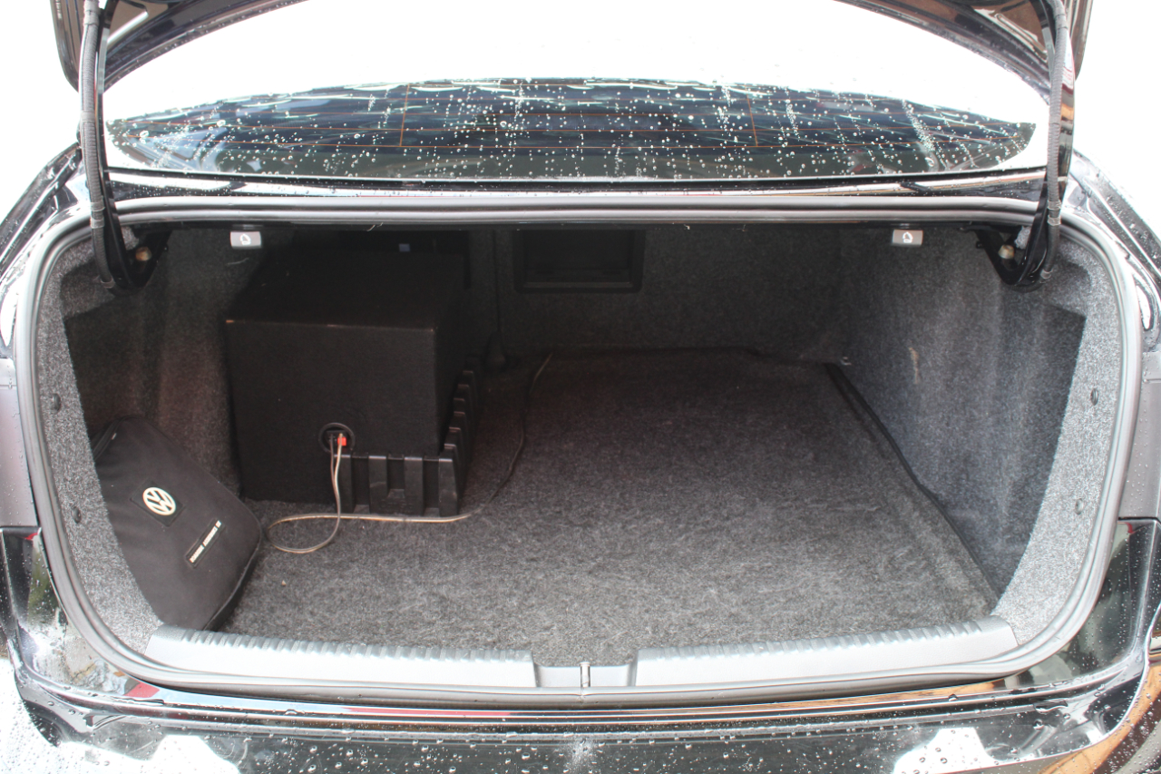 Volkswagen Jetta Sedan 4dr Auto 1.8T SEL PZEV 2016