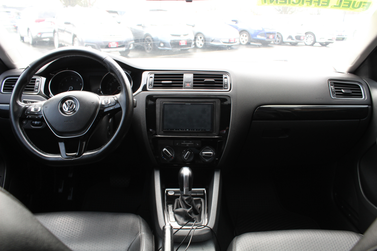 Volkswagen Jetta Sedan 4dr Auto 1.8T SEL PZEV 2016