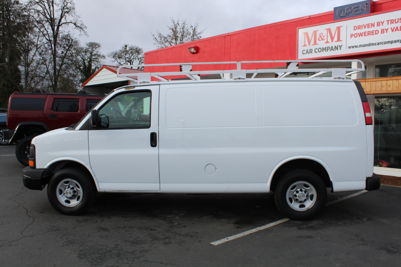 Chevrolet Express Cargo Van RWD 2500 135" 2008