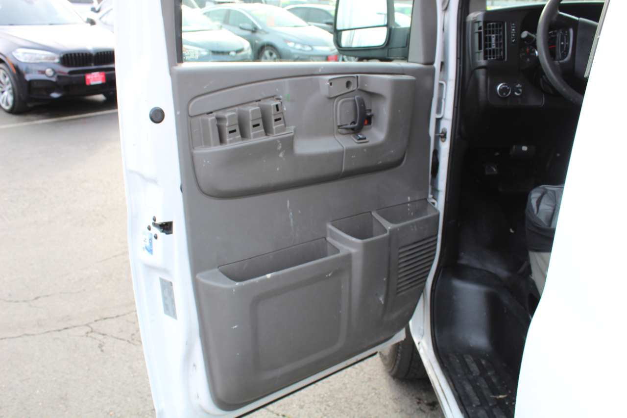 Chevrolet Express Cargo Van RWD 2500 135" 2008
