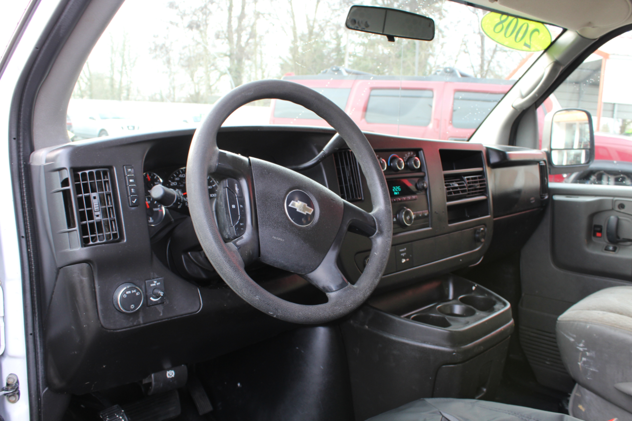 Chevrolet Express Cargo Van RWD 2500 135" 2008