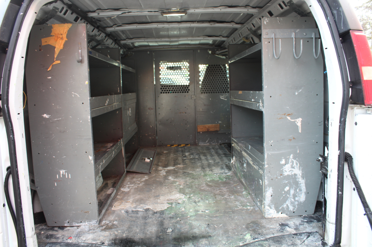 Chevrolet Express Cargo Van RWD 2500 135" 2008