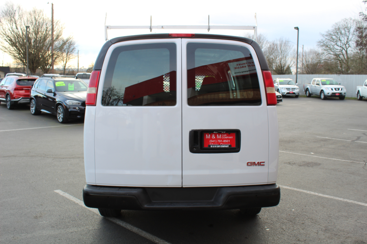 GMC Savana Cargo Van 2500 135" WB RWD 2004