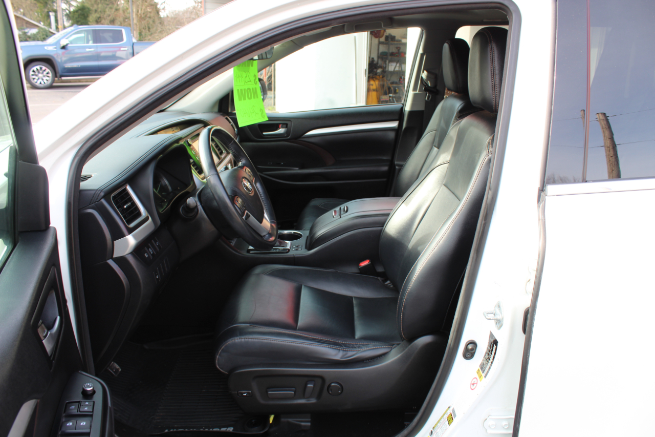 Toyota Highlander XLE V6 AWD (Natl) 2018