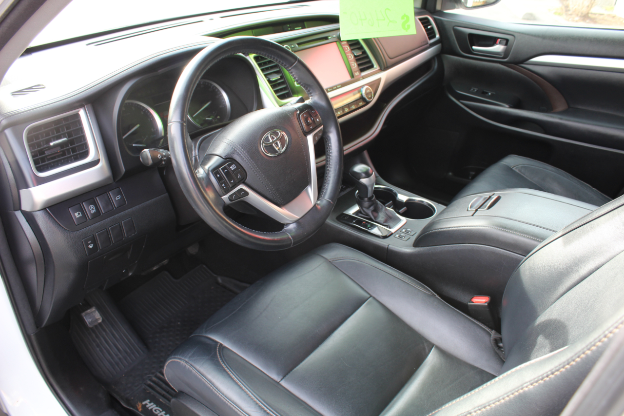 Toyota Highlander XLE V6 AWD (Natl) 2018