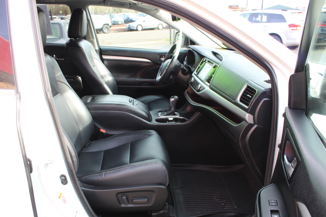 Toyota Highlander XLE V6 AWD (Natl) 2018