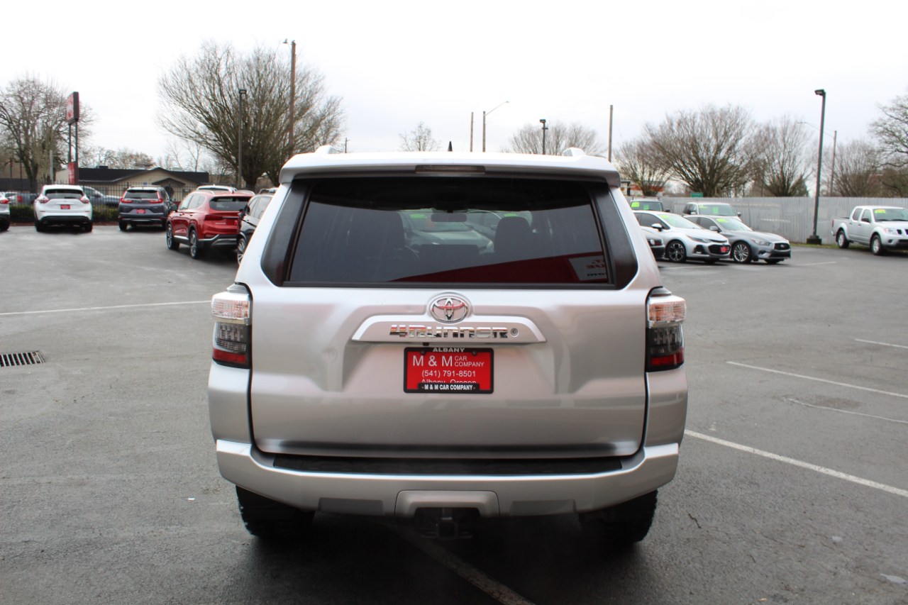 Toyota 4Runner 4dr SR5 Sport V6 Auto 4WD (Natl) 2016