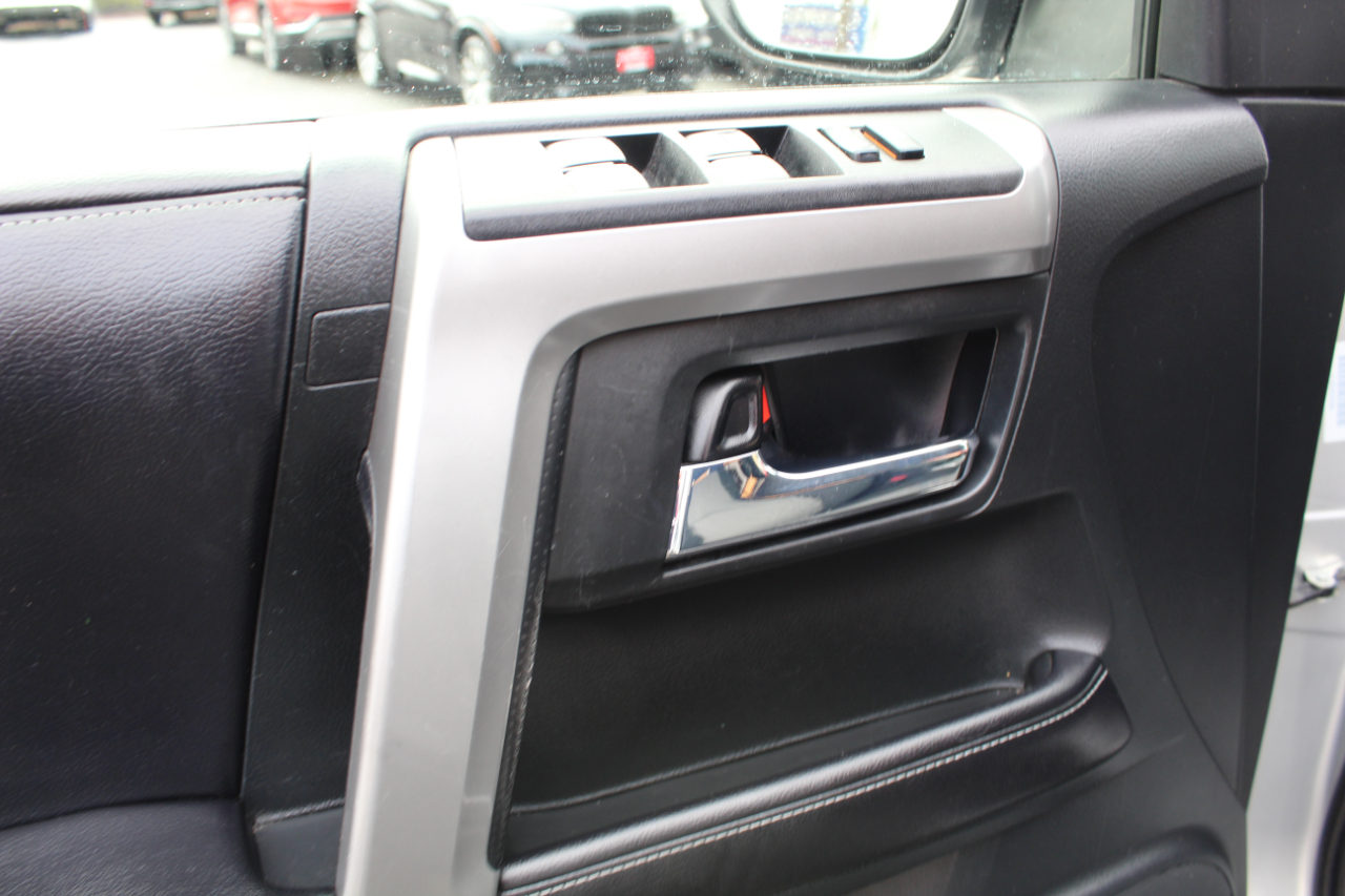 Toyota 4Runner 4dr SR5 Sport V6 Auto 4WD (Natl) 2016