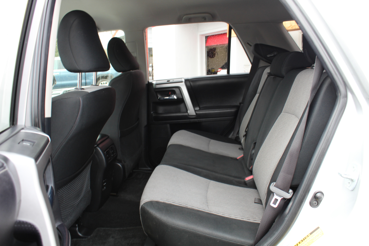 Toyota 4Runner 4dr SR5 Sport V6 Auto 4WD (Natl) 2016