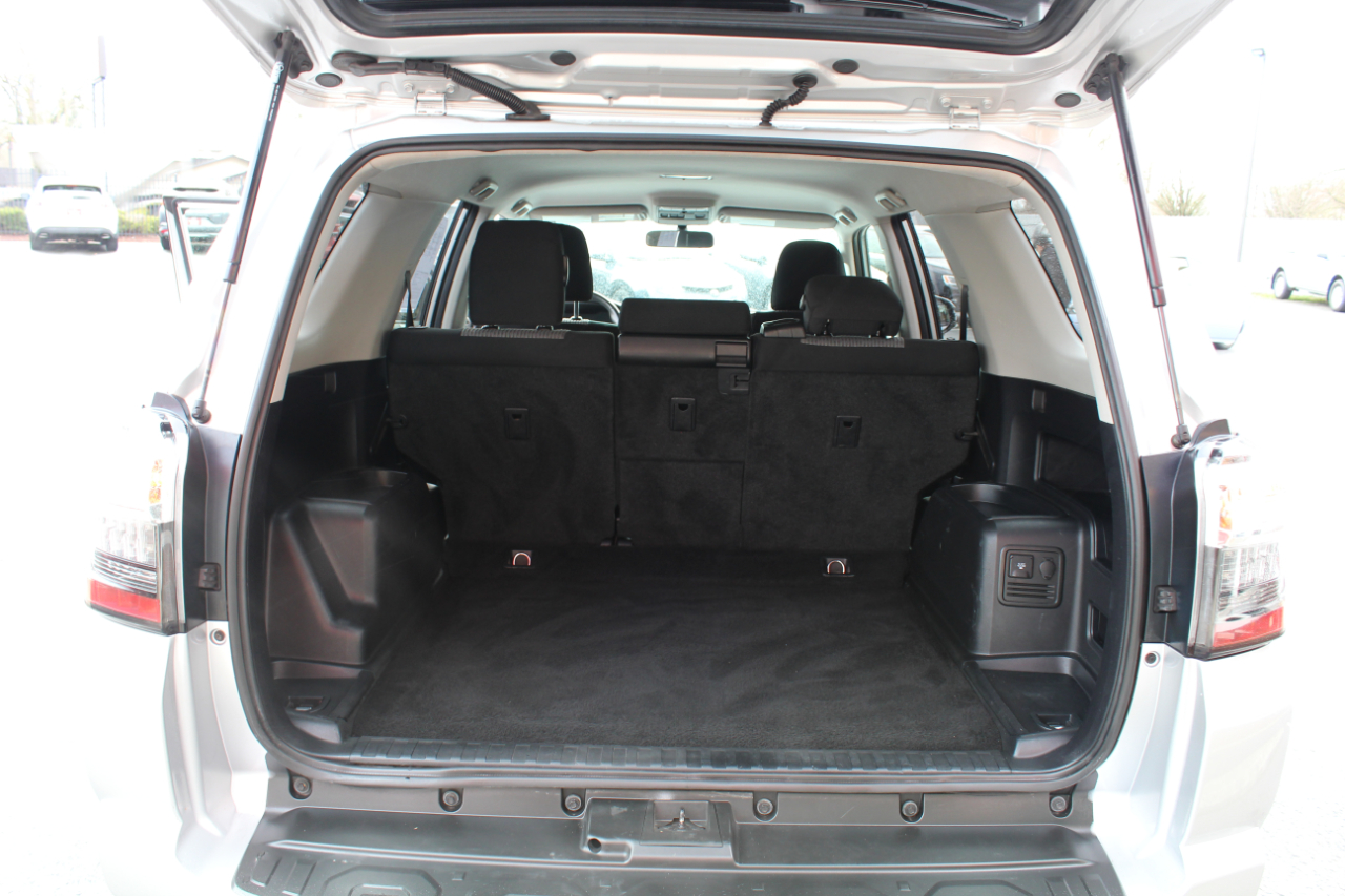 Toyota 4Runner 4dr SR5 Sport V6 Auto 4WD (Natl) 2016