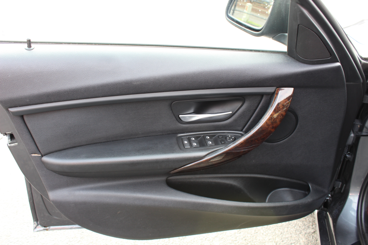 BMW 3 Series 4dr Sdn 328i xDrive AWD SULEV 2014