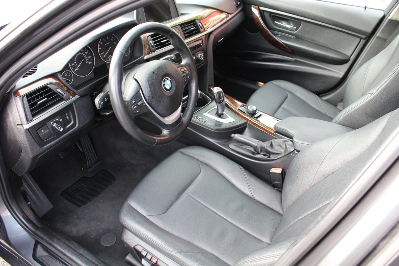 BMW 3 Series 4dr Sdn 328i xDrive AWD SULEV 2014