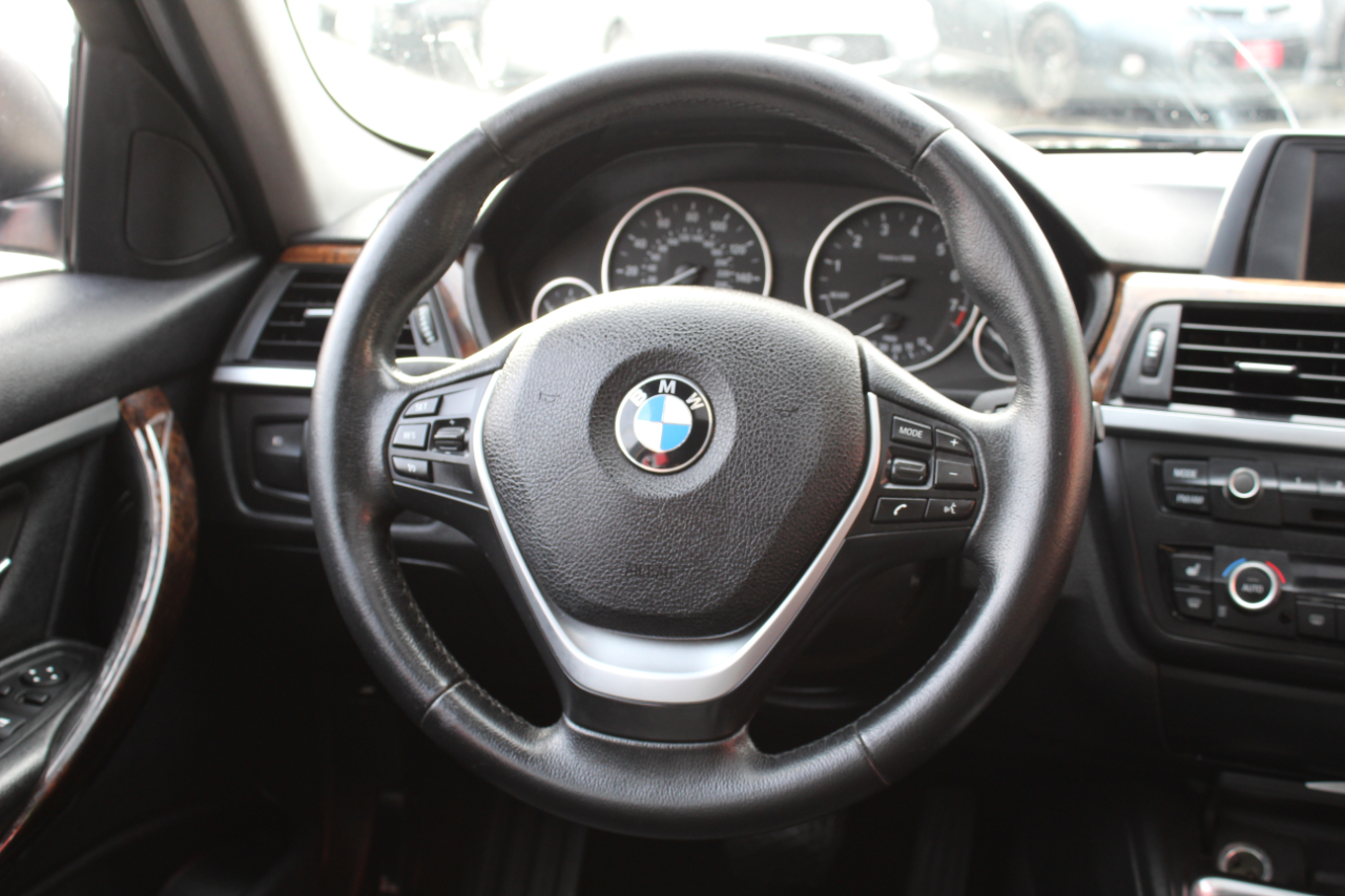 BMW 3 Series 4dr Sdn 328i xDrive AWD SULEV 2014