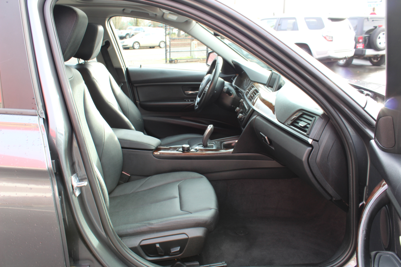 BMW 3 Series 4dr Sdn 328i xDrive AWD SULEV 2014