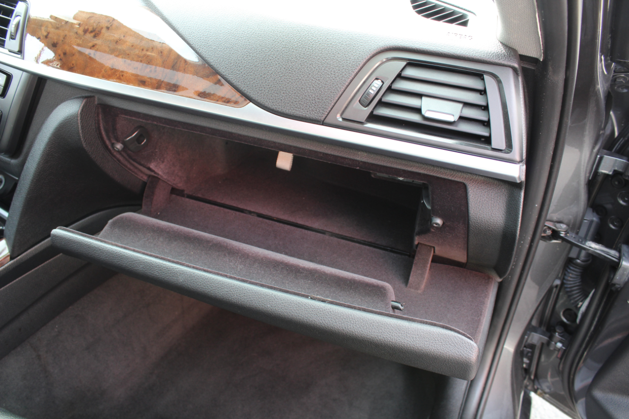 BMW 3 Series 4dr Sdn 328i xDrive AWD SULEV 2014