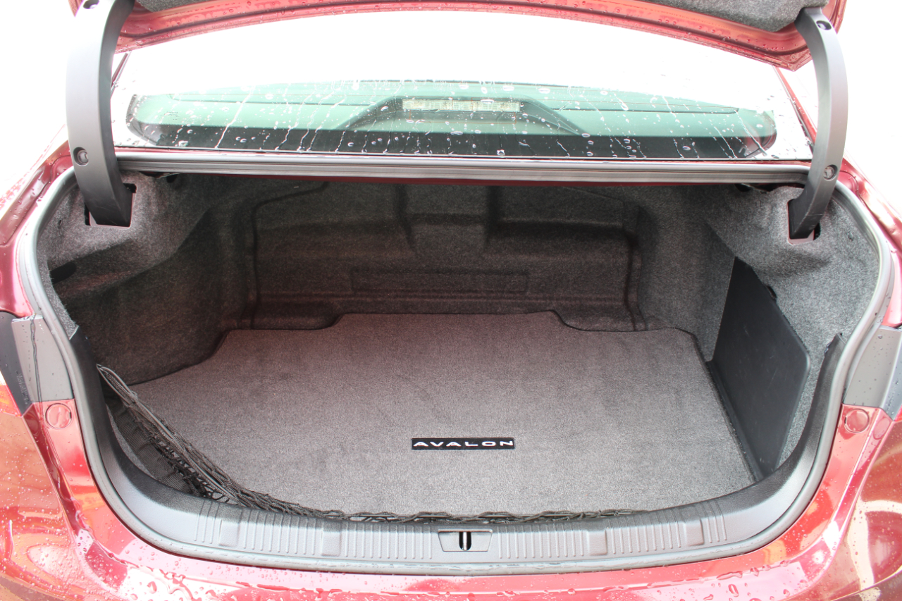 Toyota Avalon Hybrid 4dr Sdn XLE Touring (Natl) 2014