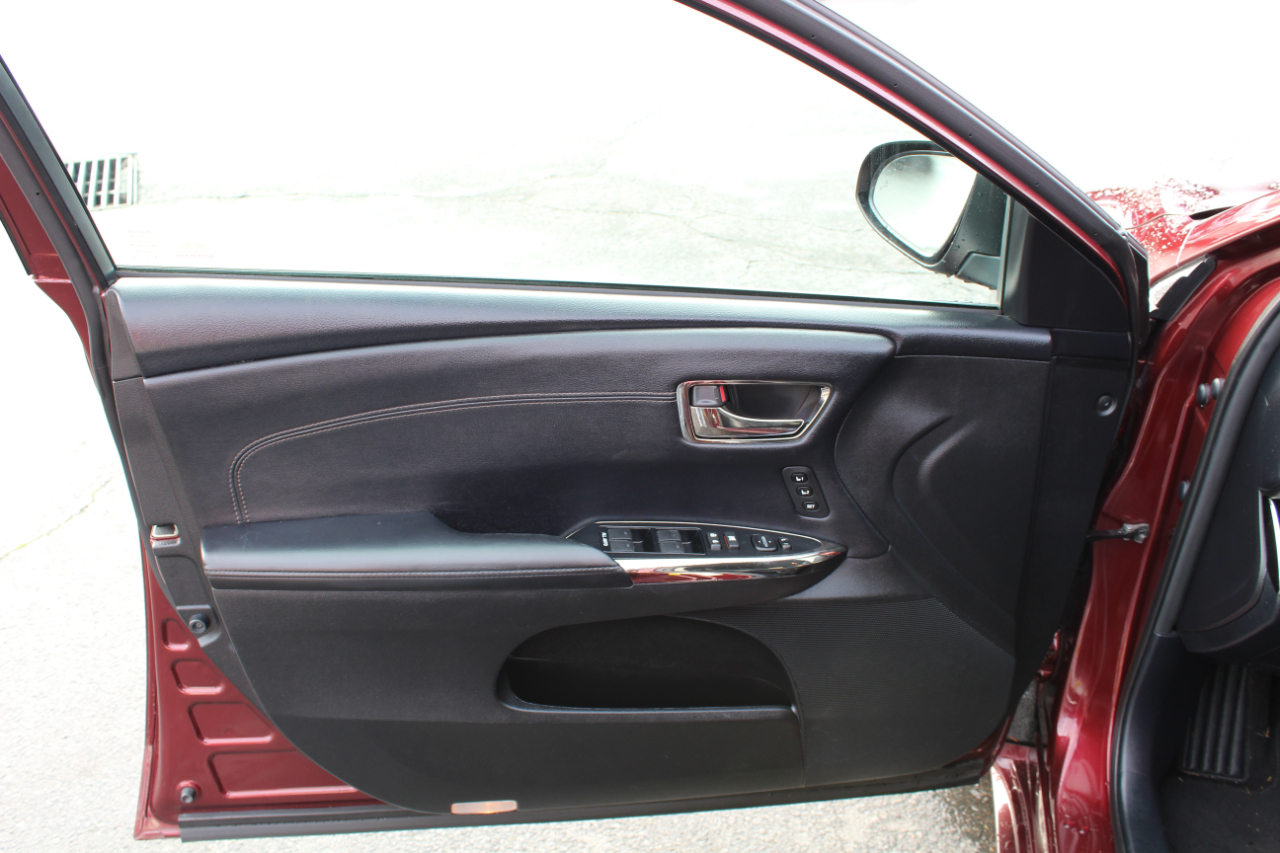 Toyota Avalon Hybrid 4dr Sdn XLE Touring (Natl) 2014