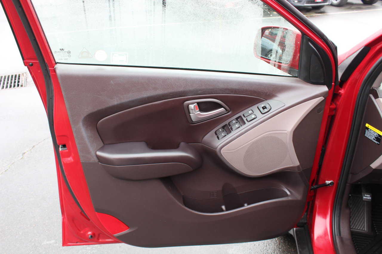 Hyundai Tucson FWD 4dr Auto GLS PZEV 2012