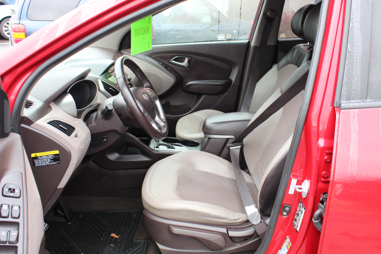 Hyundai Tucson FWD 4dr Auto GLS PZEV 2012