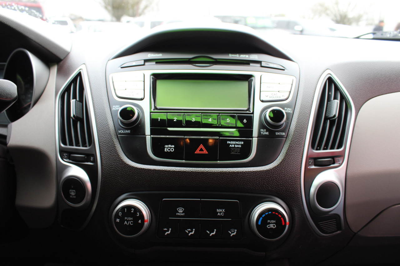 Hyundai Tucson FWD 4dr Auto GLS PZEV 2012