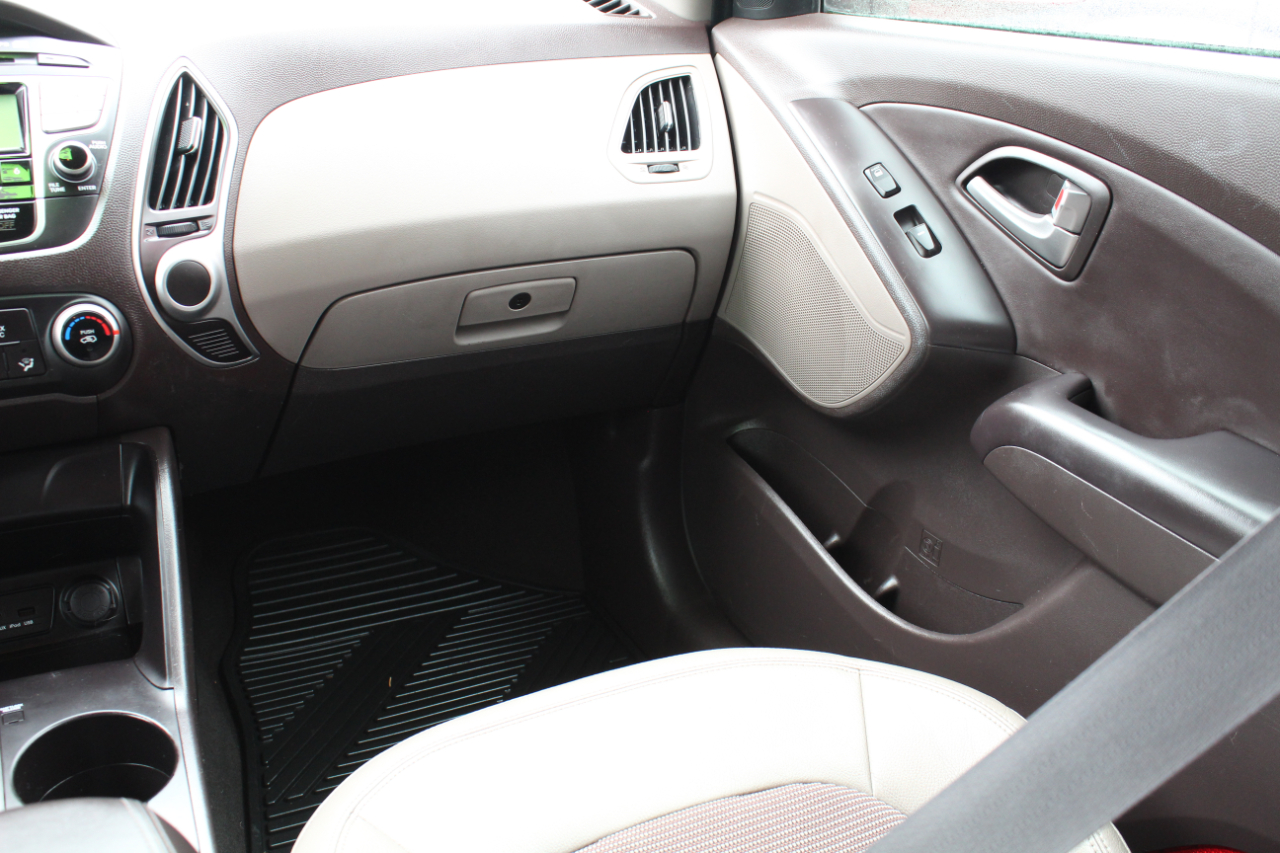 Hyundai Tucson FWD 4dr Auto GLS PZEV 2012