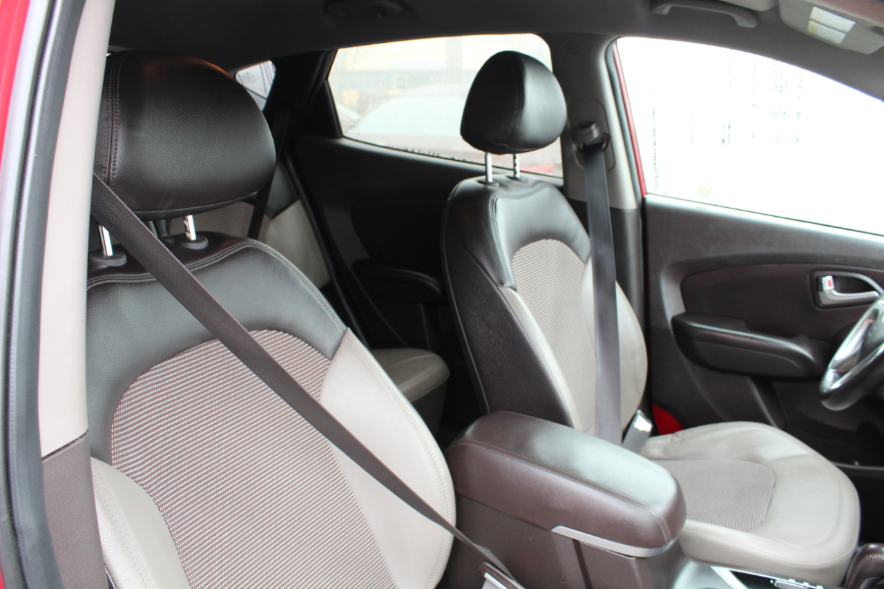 Hyundai Tucson FWD 4dr Auto GLS PZEV 2012