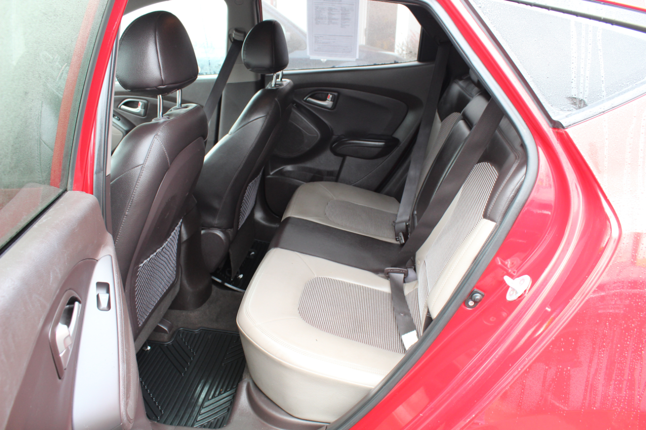 Hyundai Tucson FWD 4dr Auto GLS PZEV 2012