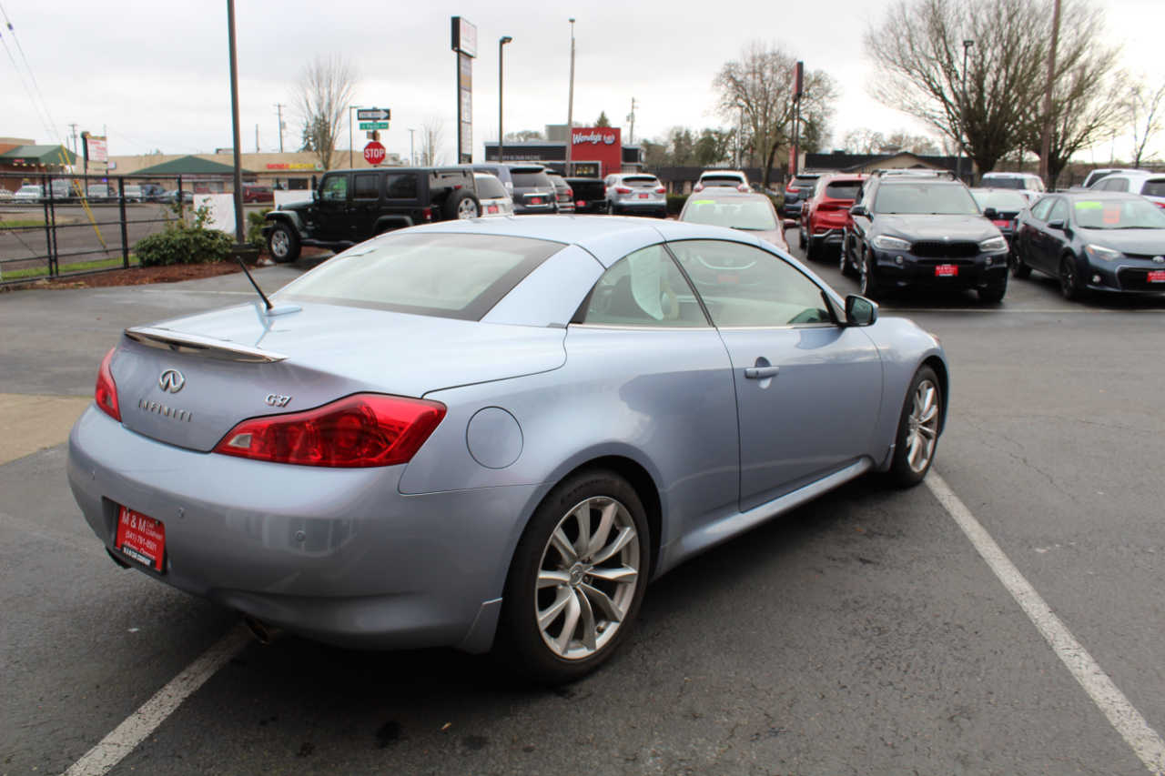 Infiniti G37 Convertible 2dr Base 2011