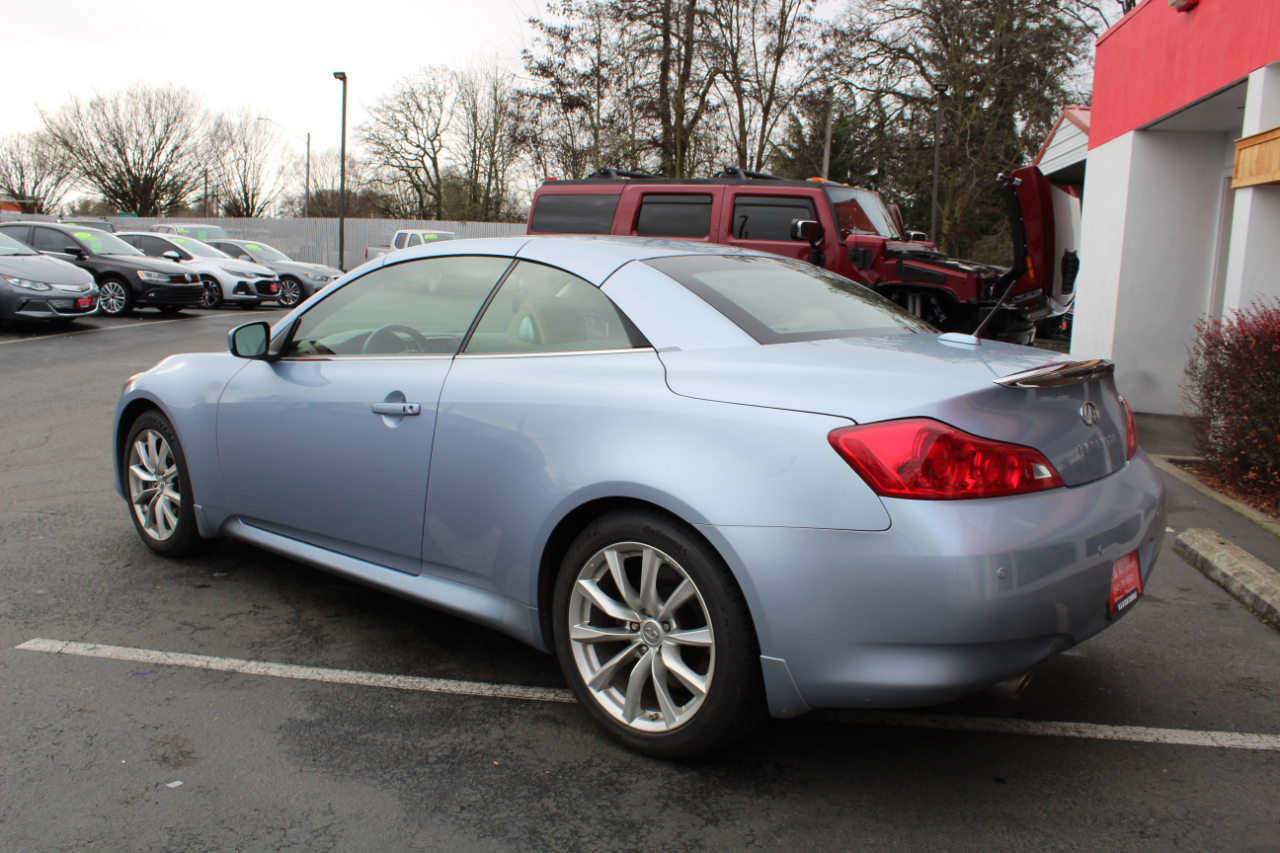 Infiniti G37 Convertible 2dr Base 2011