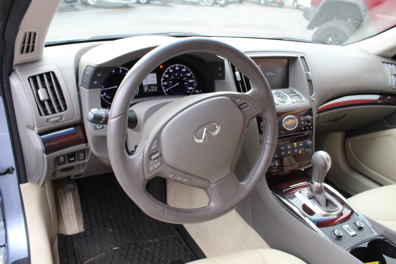 Infiniti G37 Convertible 2dr Base 2011