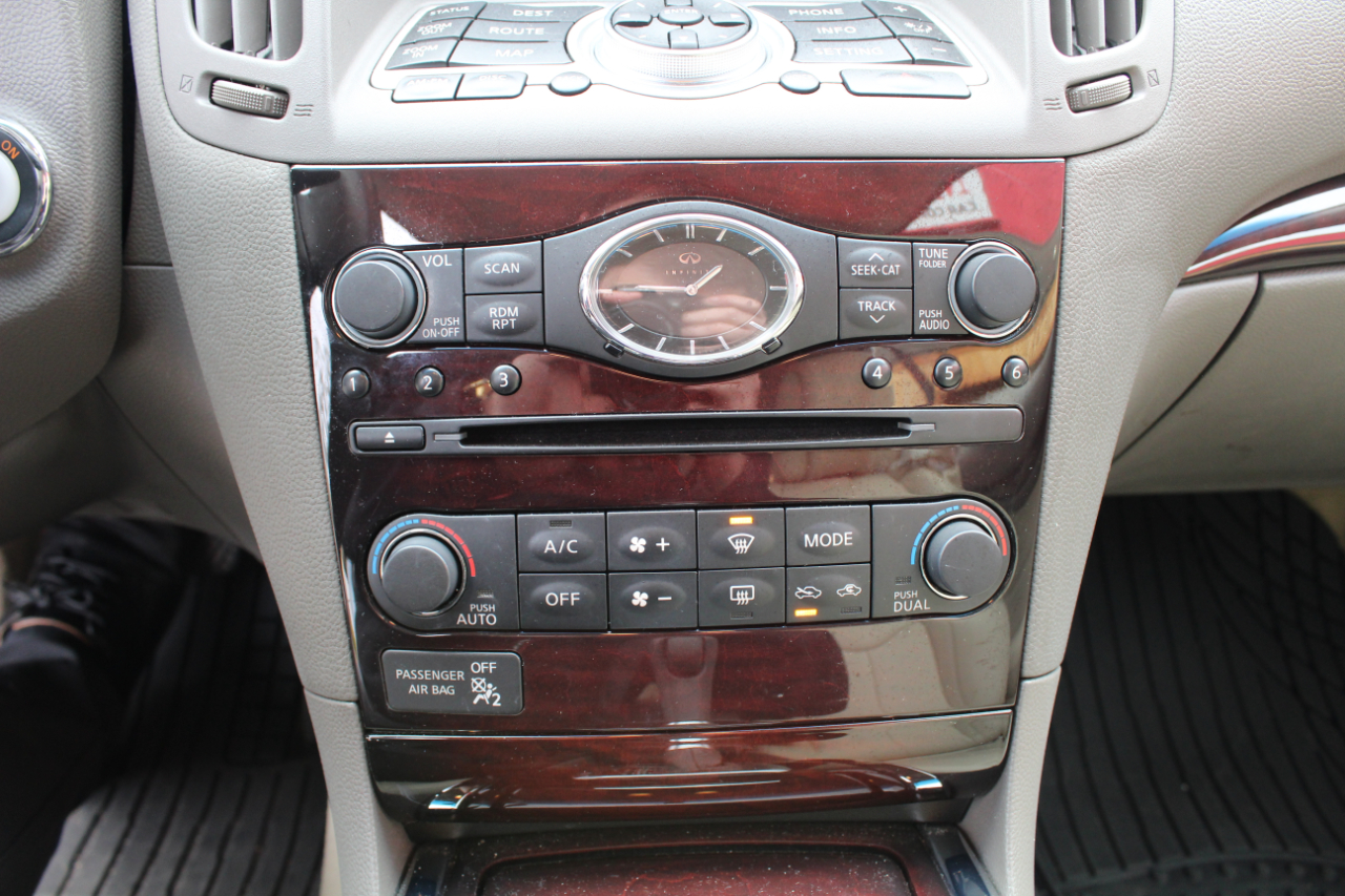 Infiniti G37 Convertible 2dr Base 2011