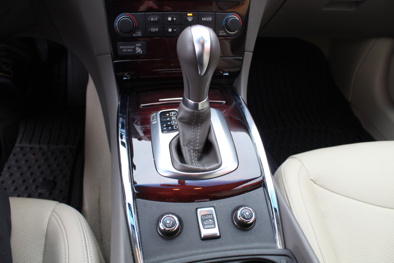 Infiniti G37 Convertible 2dr Base 2011