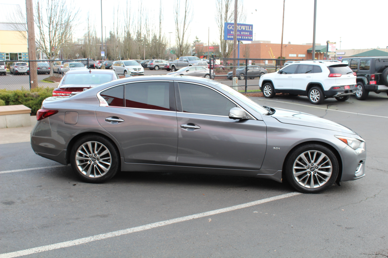 Infiniti Q50 3.0t LUXE AWD 2018