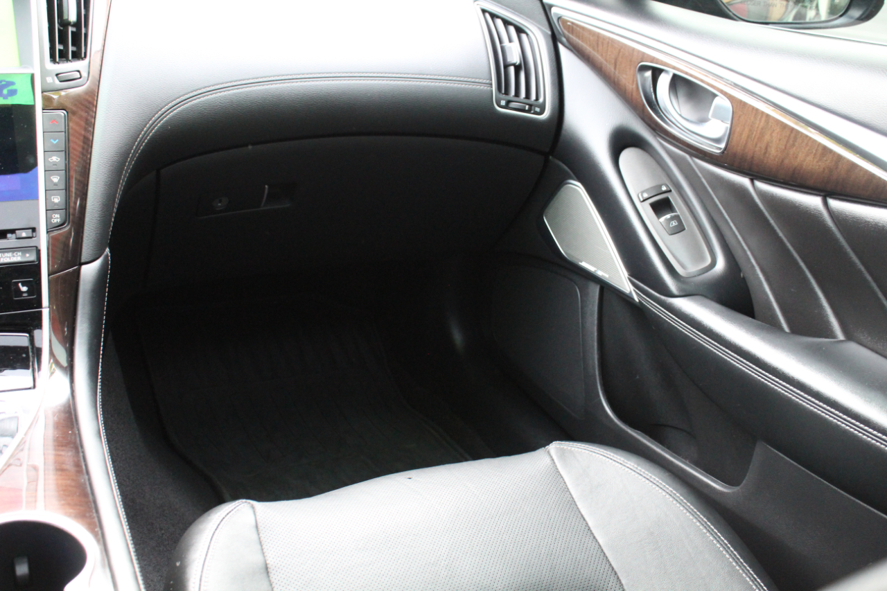 Infiniti Q50 3.0t LUXE AWD 2018