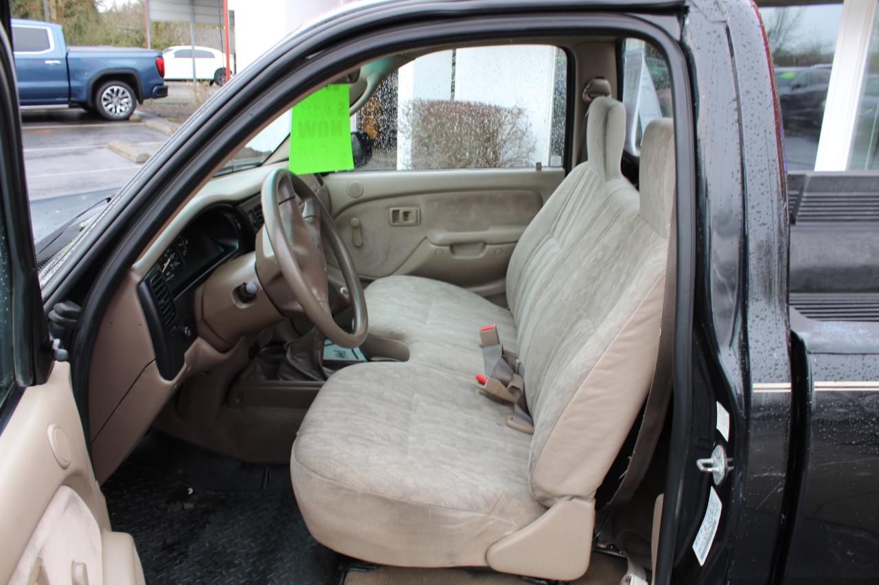 Toyota Tacoma Reg Cab Manual (Natl) 2001