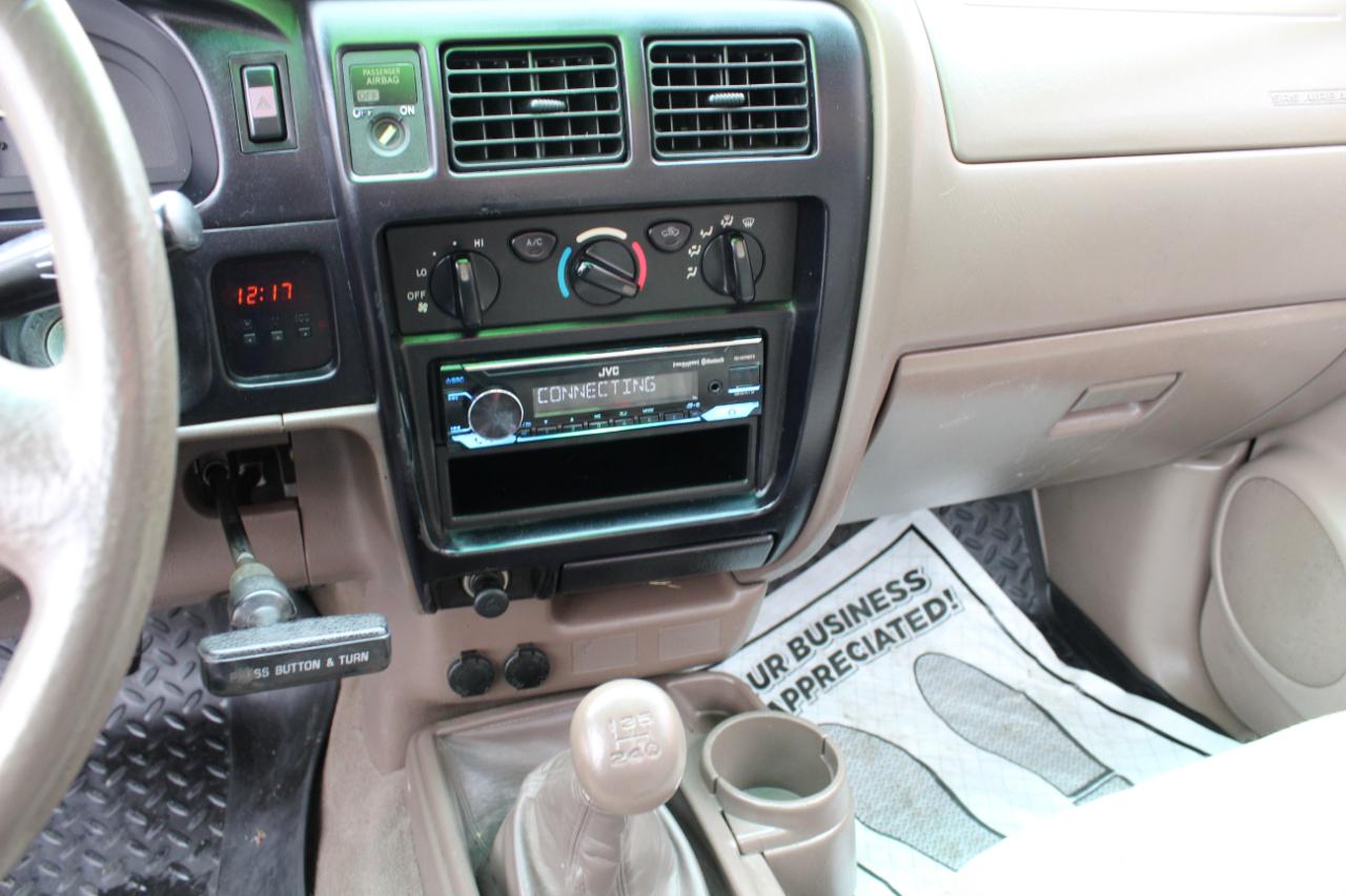 Toyota Tacoma Reg Cab Manual (Natl) 2001