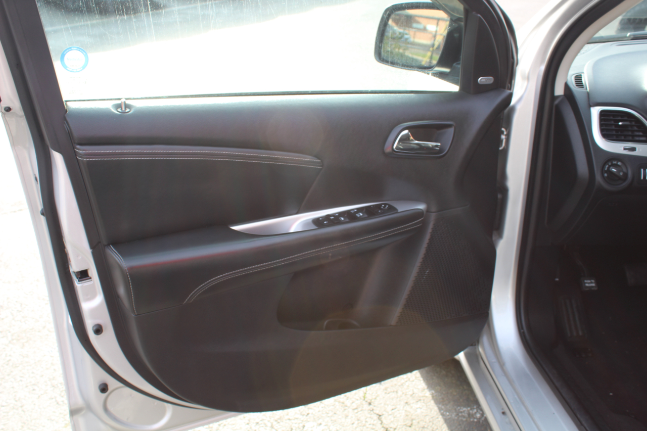 Dodge Journey AWD 4dr R/T 2011