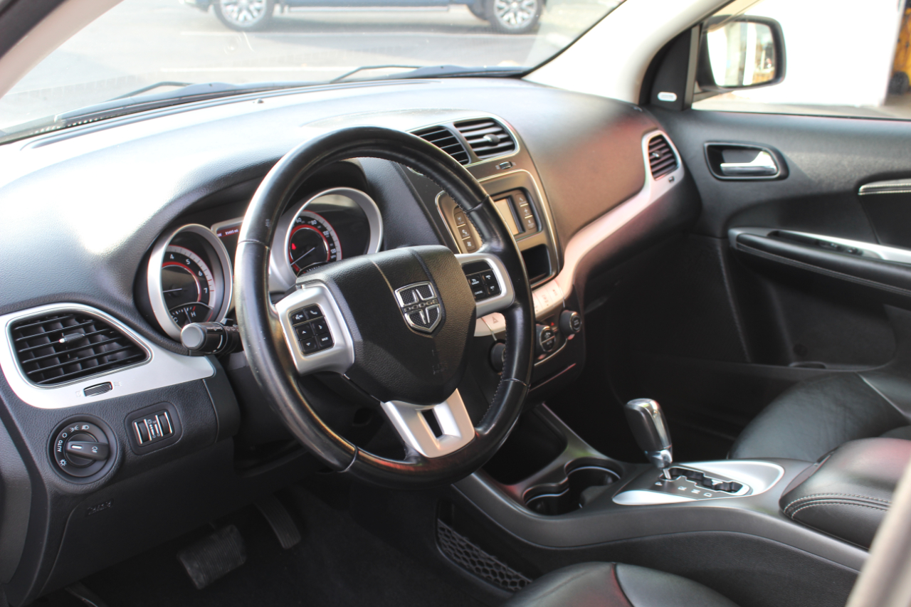 Dodge Journey AWD 4dr R/T 2011