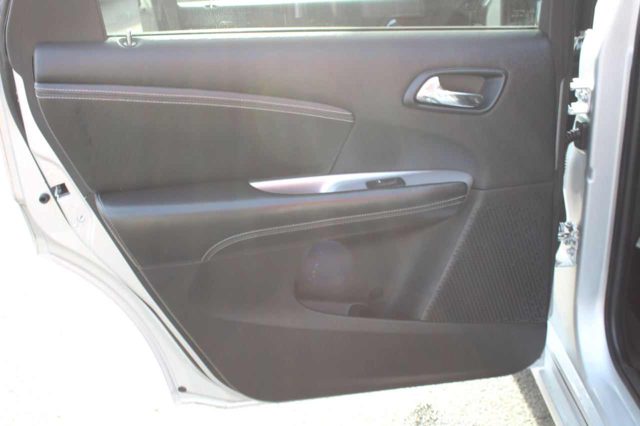 Dodge Journey AWD 4dr R/T 2011