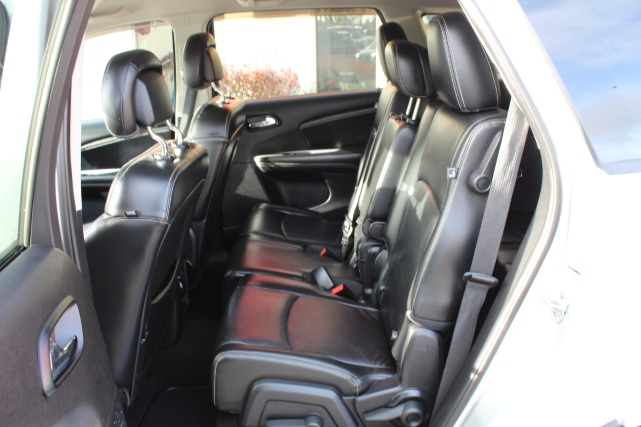 Dodge Journey AWD 4dr R/T 2011